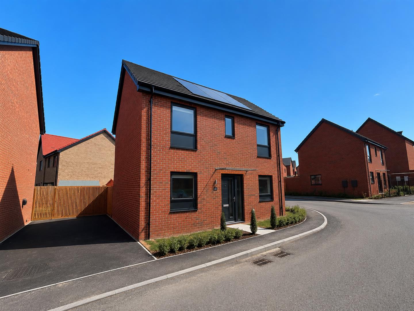 3 bed property in Sarda Grove, Milton Keynes